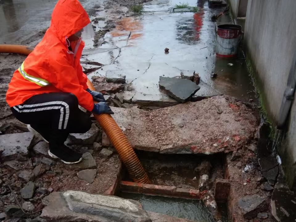 鄂州专业清理污水池 炜誉市政以规范流程守护城市 “肠道”